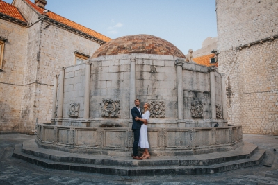 Onofrio's fountain, portait of a couple in the morning