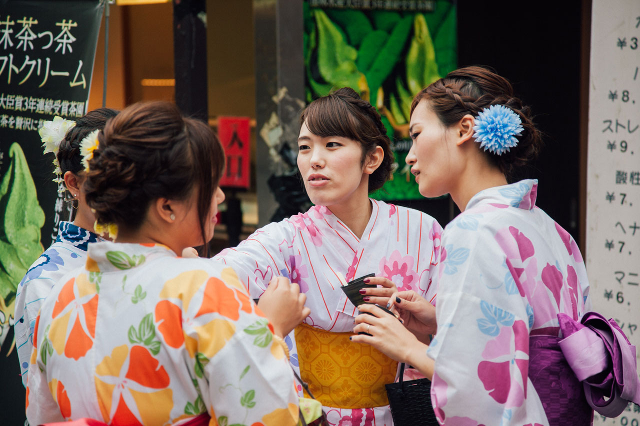 japanese girls wearing kimono in kamakura, japan